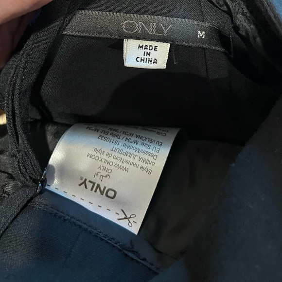 ONLY – Size M – Black Jumpsuit - Picture 2 of 10